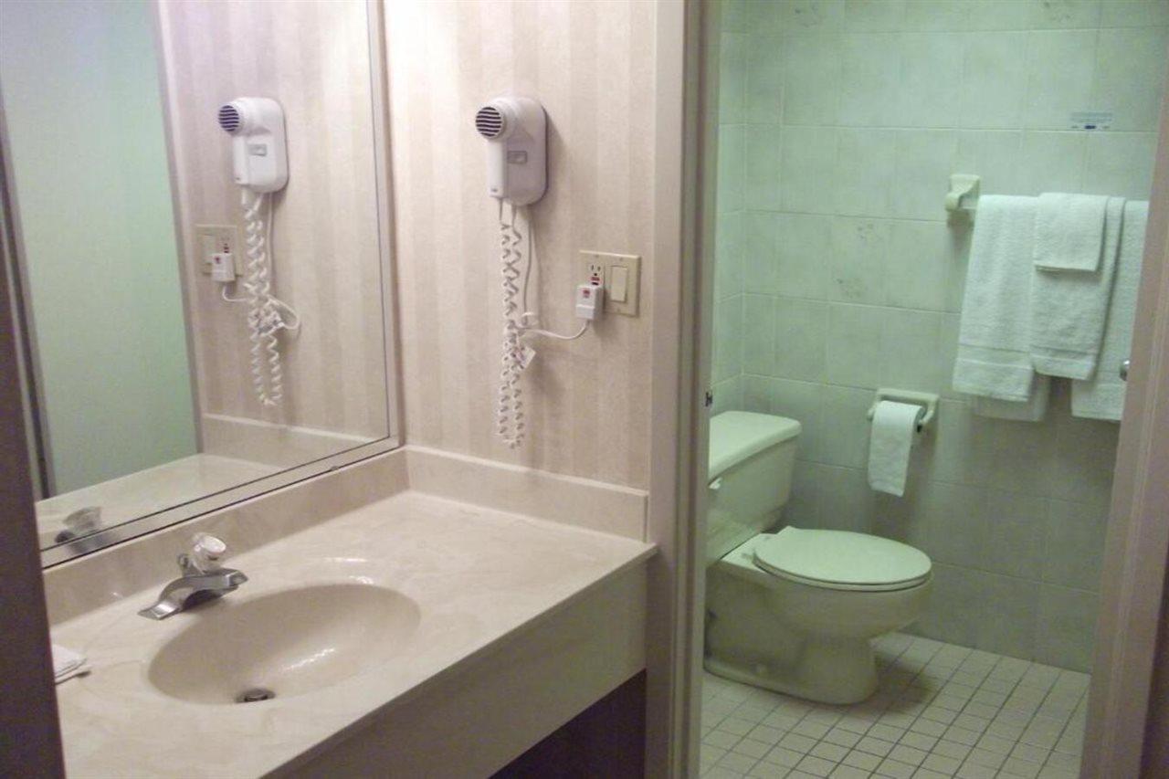 ทราเวลลอดจ์ ไนแองการา ฟอลลส์ โบนาเวนเจอร์ Hotel ไนแอการาฟอลส์ ภายนอก รูปภาพ