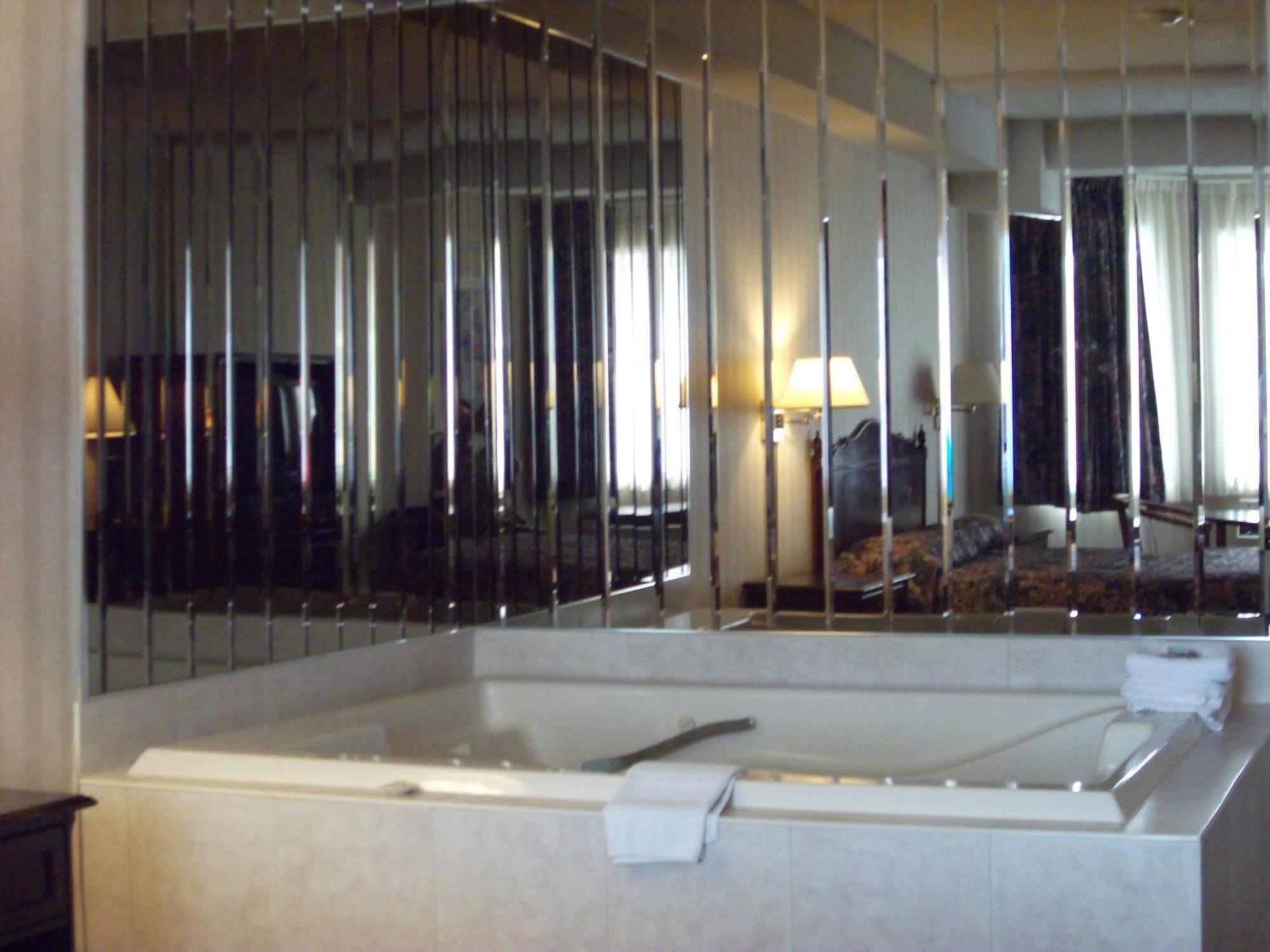 ทราเวลลอดจ์ ไนแองการา ฟอลลส์ โบนาเวนเจอร์ Hotel ไนแอการาฟอลส์ ภายนอก รูปภาพ